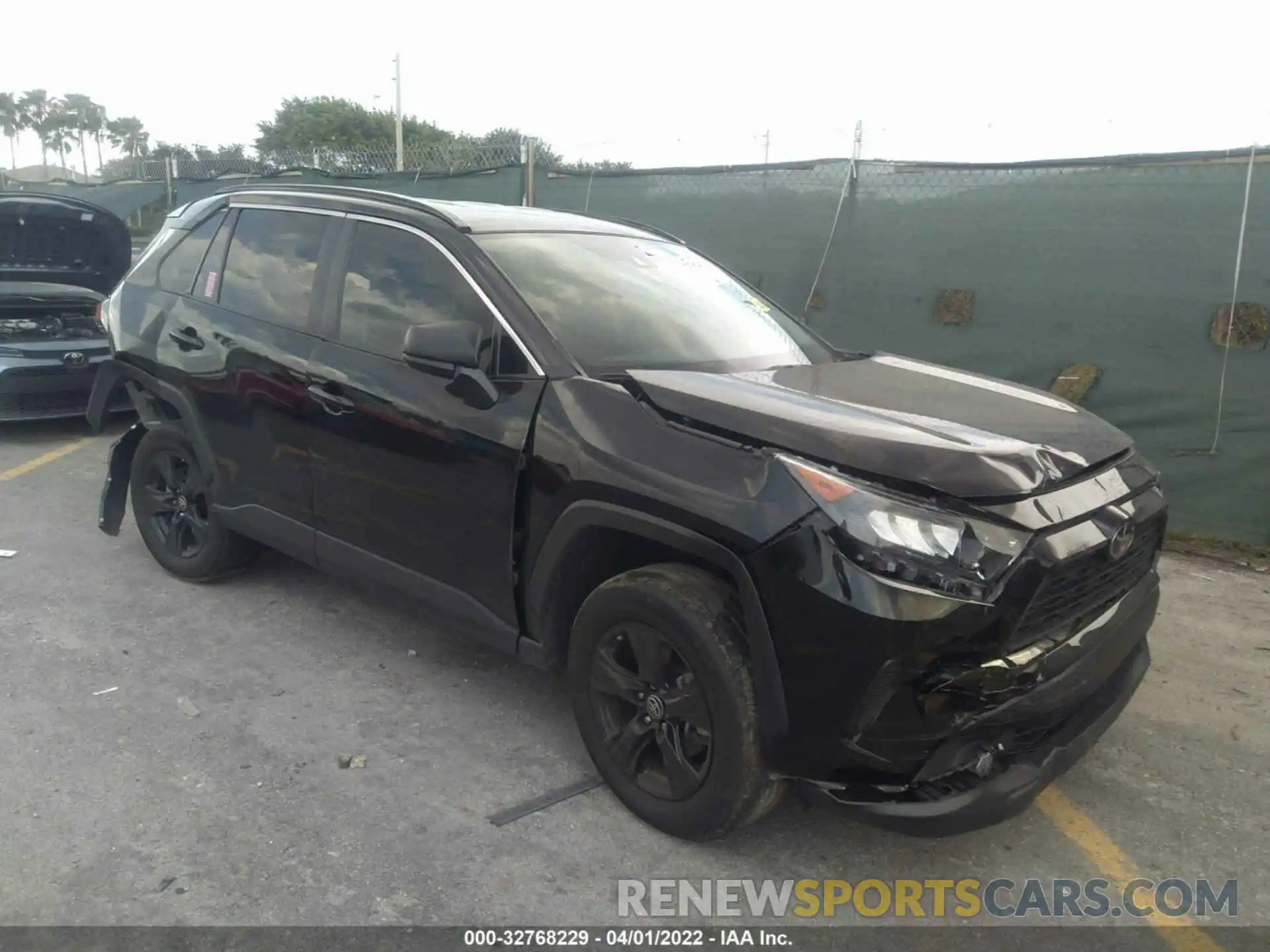 1 Photograph of a damaged car 2T3H1RFV9MC108661 TOYOTA RAV4 2021