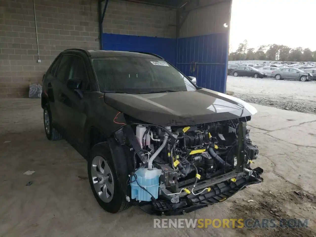 1 Photograph of a damaged car 2T3H1RFV9MC109048 TOYOTA RAV4 2021