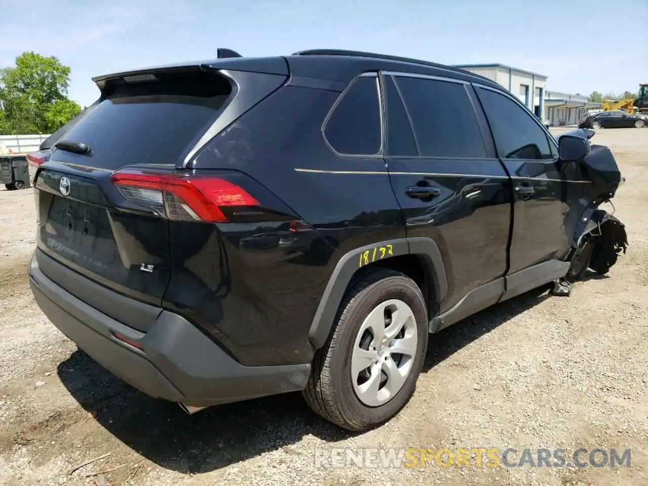 4 Photograph of a damaged car 2T3H1RFV9MC111172 TOYOTA RAV4 2021