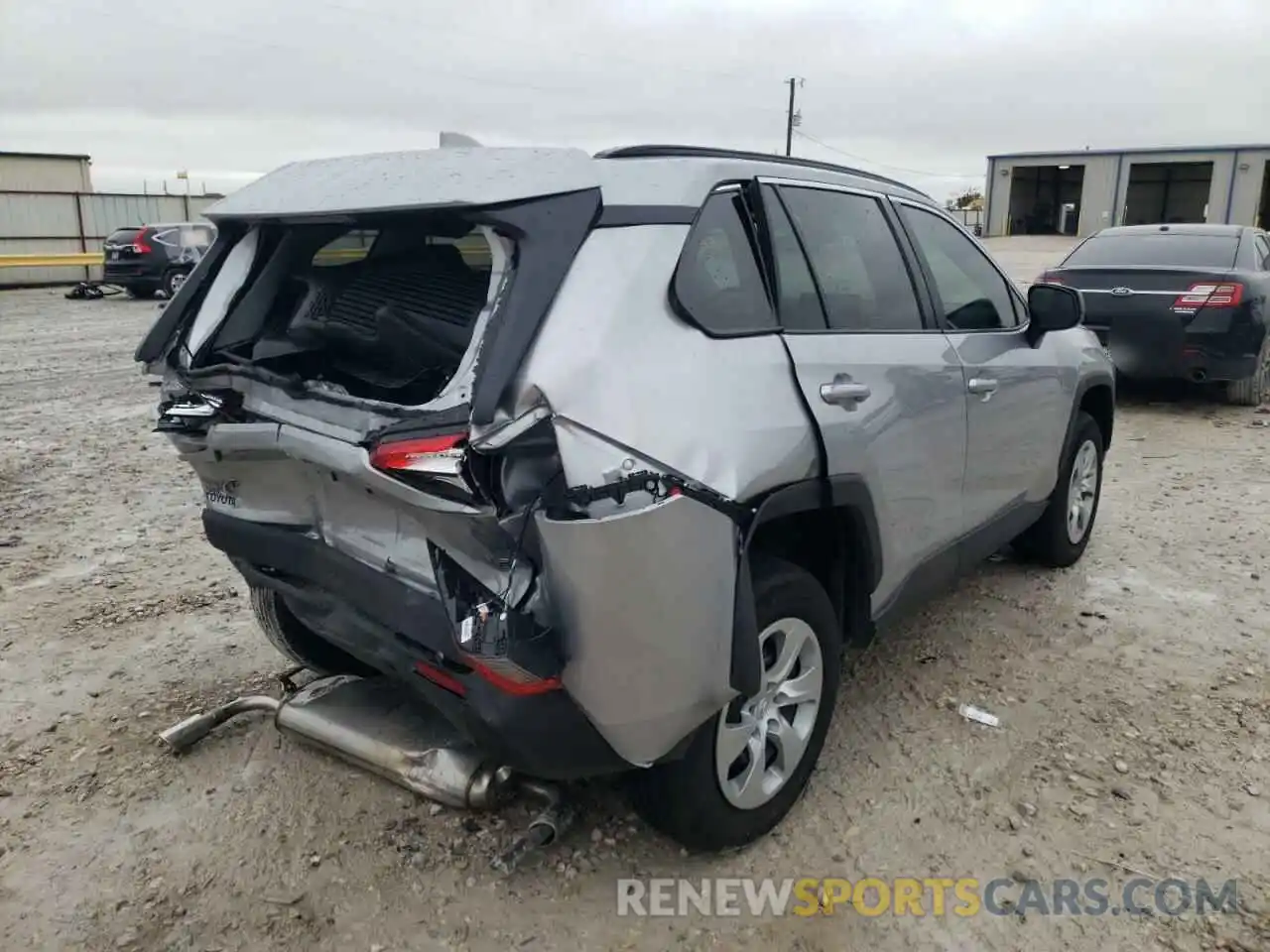 4 Photograph of a damaged car 2T3H1RFV9MC117313 TOYOTA RAV4 2021