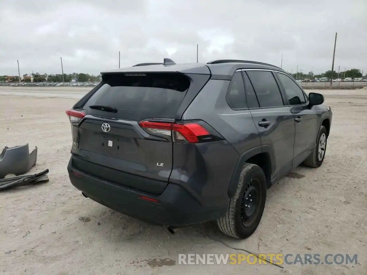 4 Photograph of a damaged car 2T3H1RFV9MC126318 TOYOTA RAV4 2021