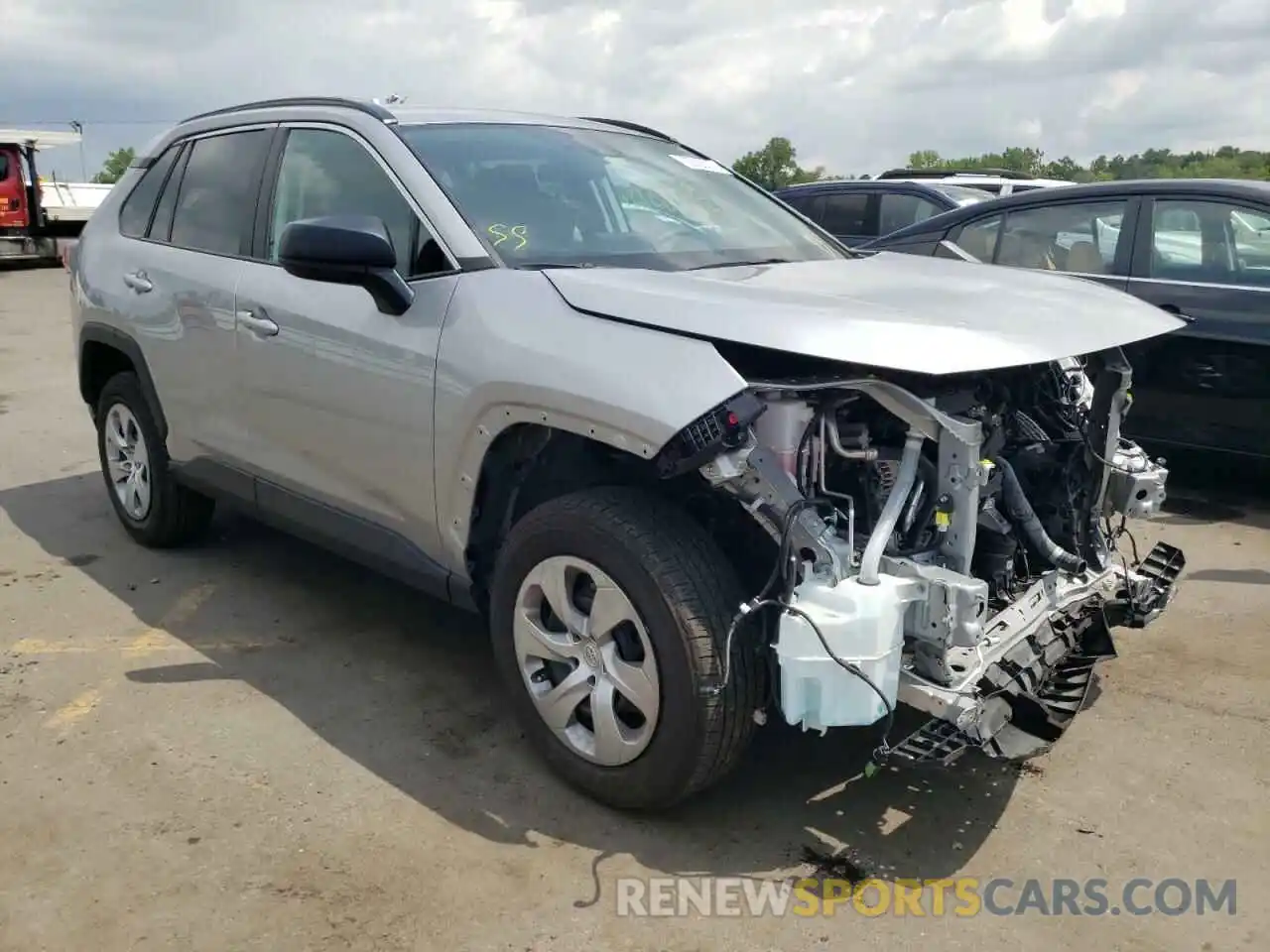 1 Photograph of a damaged car 2T3H1RFV9MC132975 TOYOTA RAV4 2021