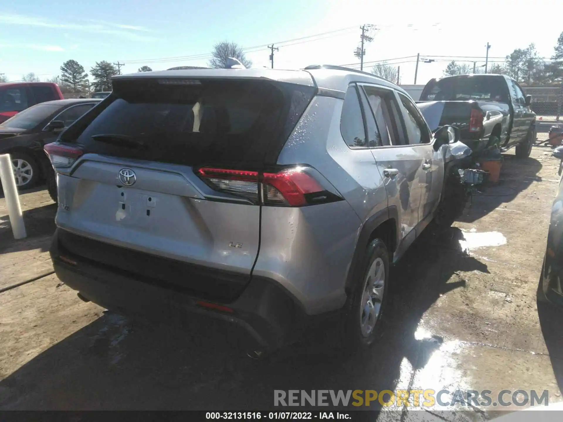 4 Photograph of a damaged car 2T3H1RFV9MC139375 TOYOTA RAV4 2021