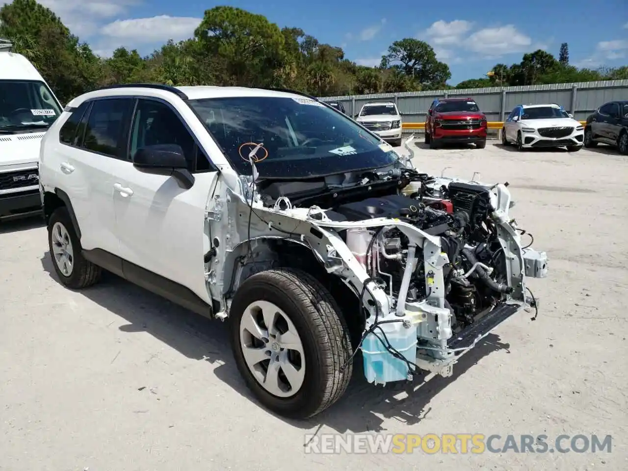 1 Photograph of a damaged car 2T3H1RFV9MC141661 TOYOTA RAV4 2021