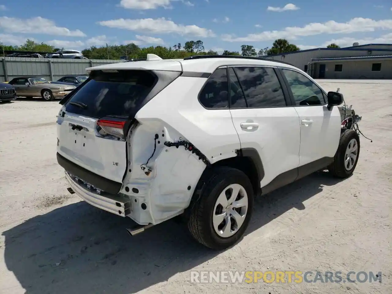 4 Photograph of a damaged car 2T3H1RFV9MC141661 TOYOTA RAV4 2021