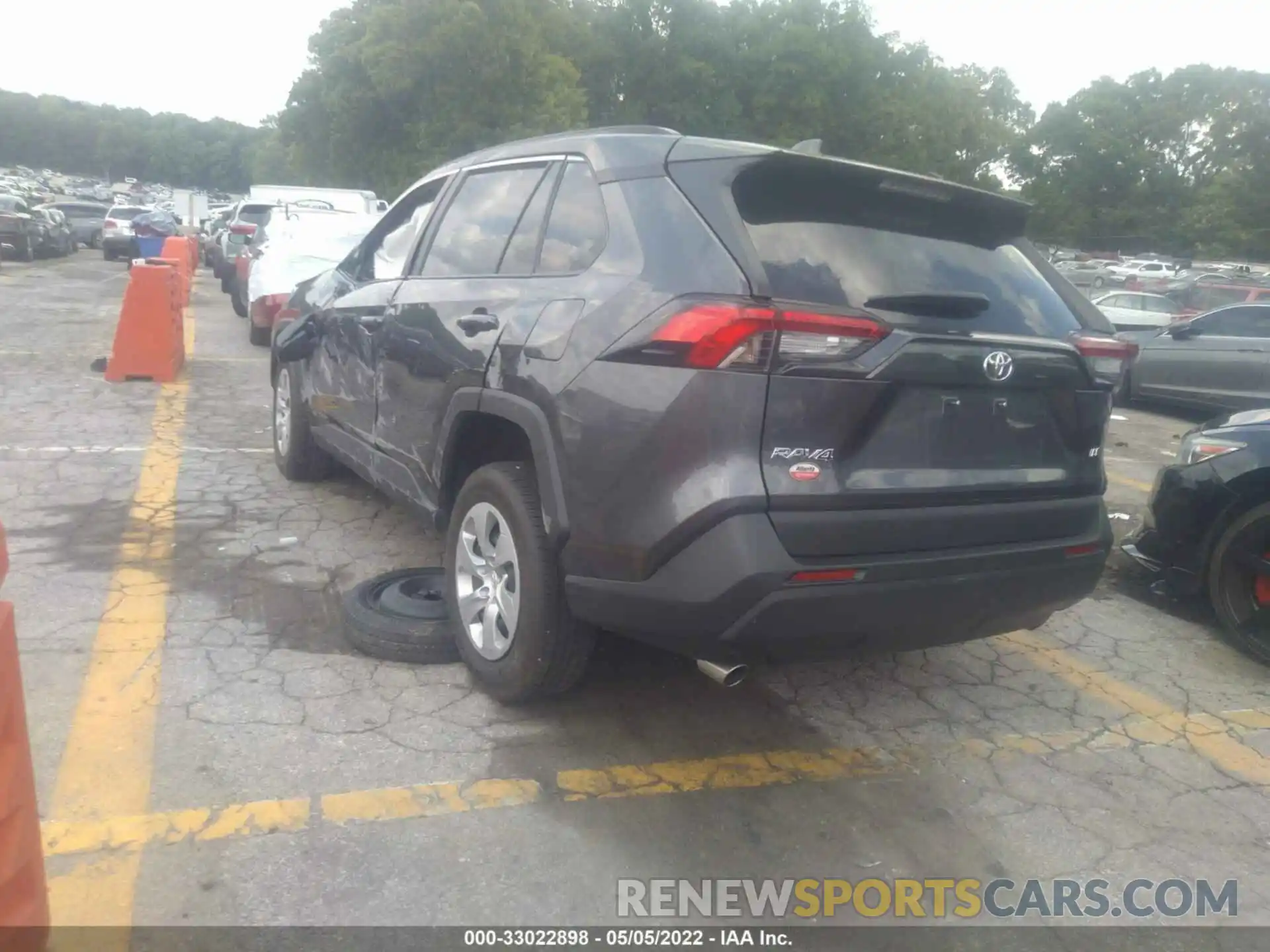 3 Photograph of a damaged car 2T3H1RFV9MC170626 TOYOTA RAV4 2021