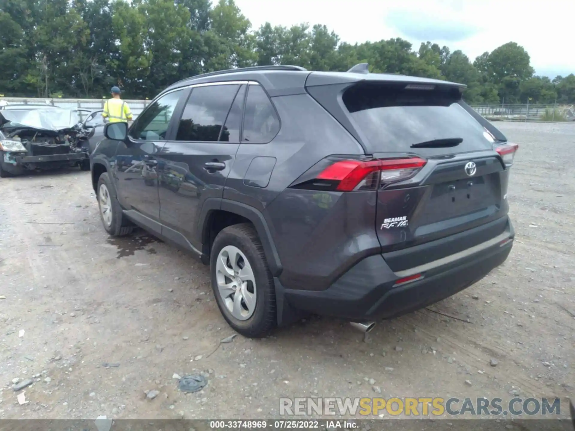 3 Photograph of a damaged car 2T3H1RFV9MC172215 TOYOTA RAV4 2021