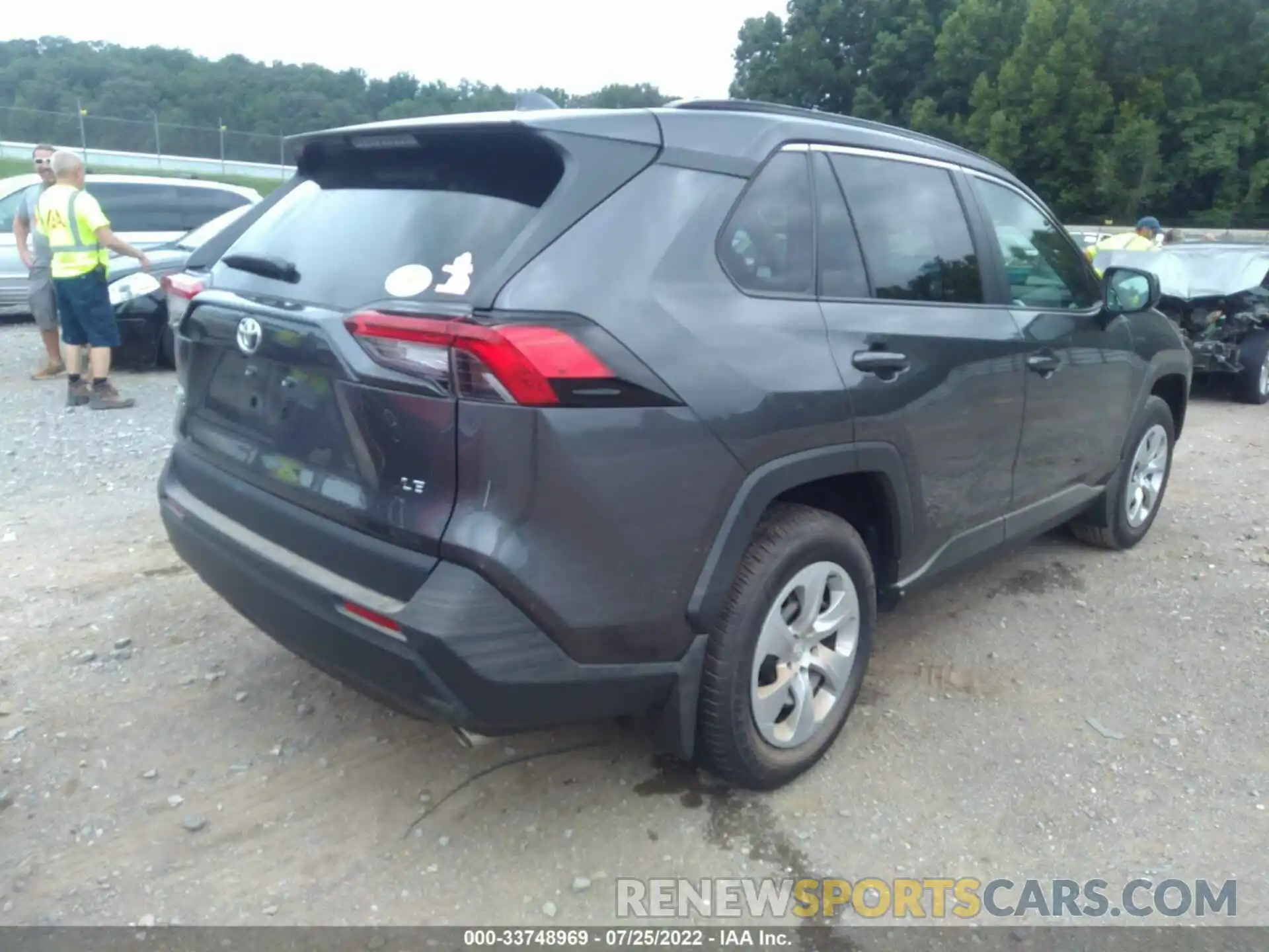 4 Photograph of a damaged car 2T3H1RFV9MC172215 TOYOTA RAV4 2021