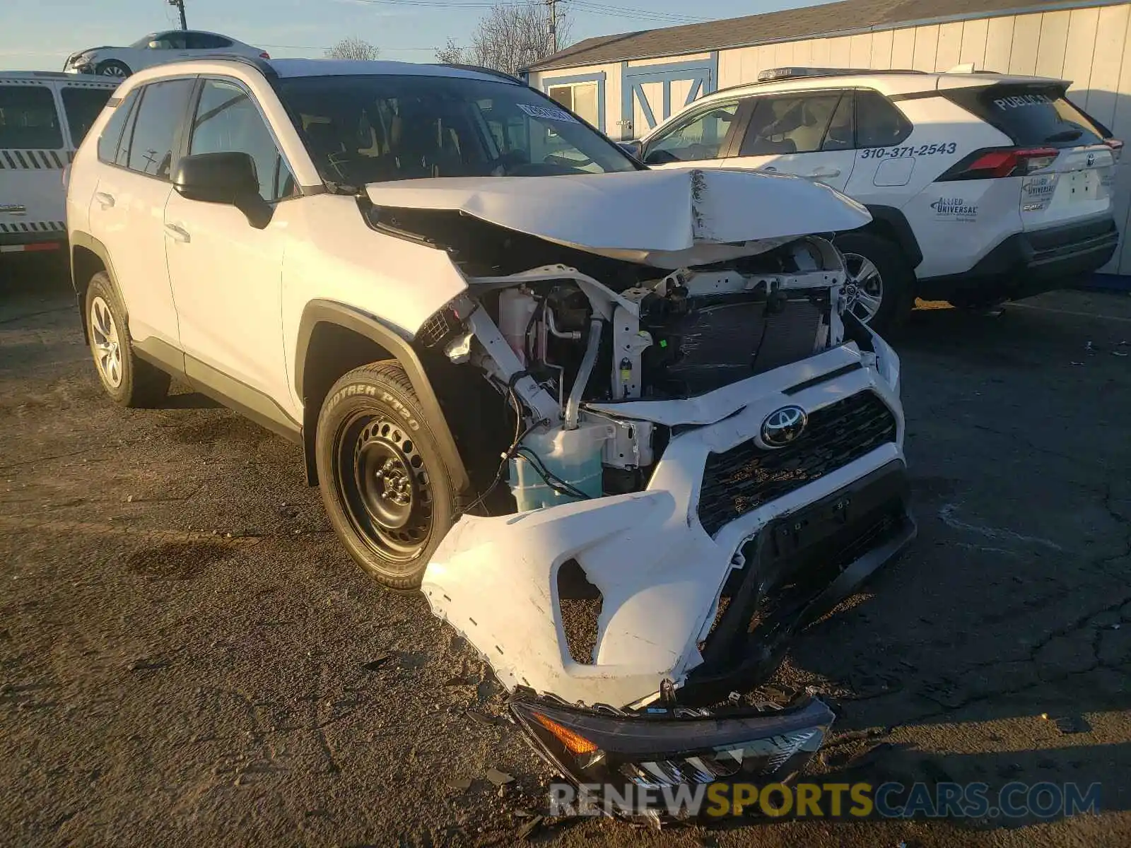 1 Photograph of a damaged car 2T3H1RFV9MW112563 TOYOTA RAV4 2021