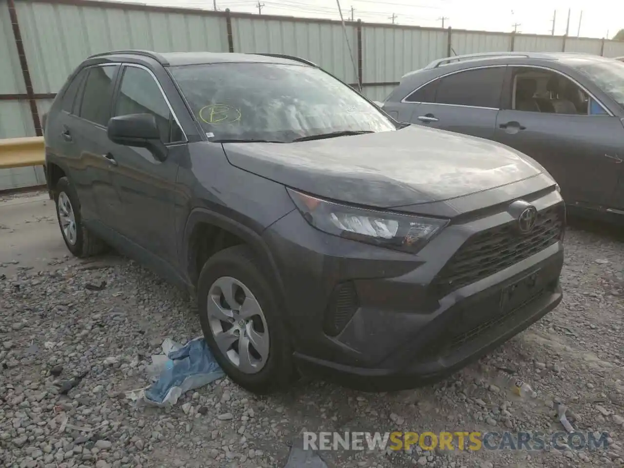 1 Photograph of a damaged car 2T3H1RFV9MW123756 TOYOTA RAV4 2021