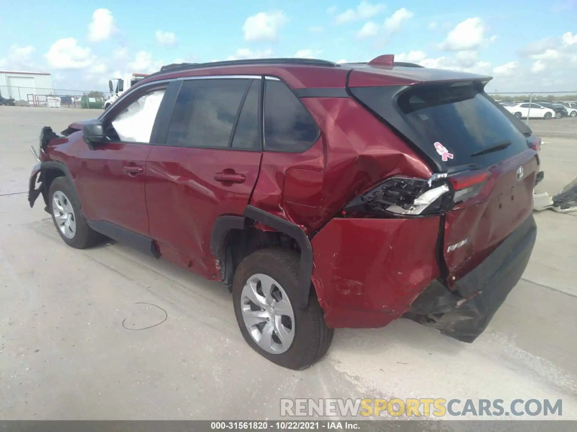 3 Photograph of a damaged car 2T3H1RFV9MW126611 TOYOTA RAV4 2021