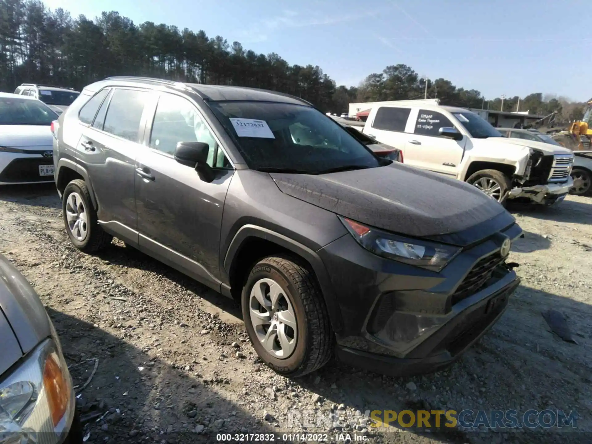 1 Photograph of a damaged car 2T3H1RFV9MW138662 TOYOTA RAV4 2021