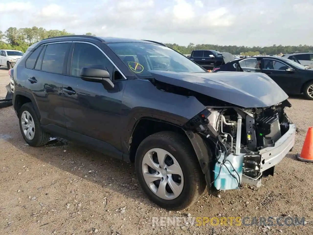 1 Photograph of a damaged car 2T3H1RFV9MW140041 TOYOTA RAV4 2021