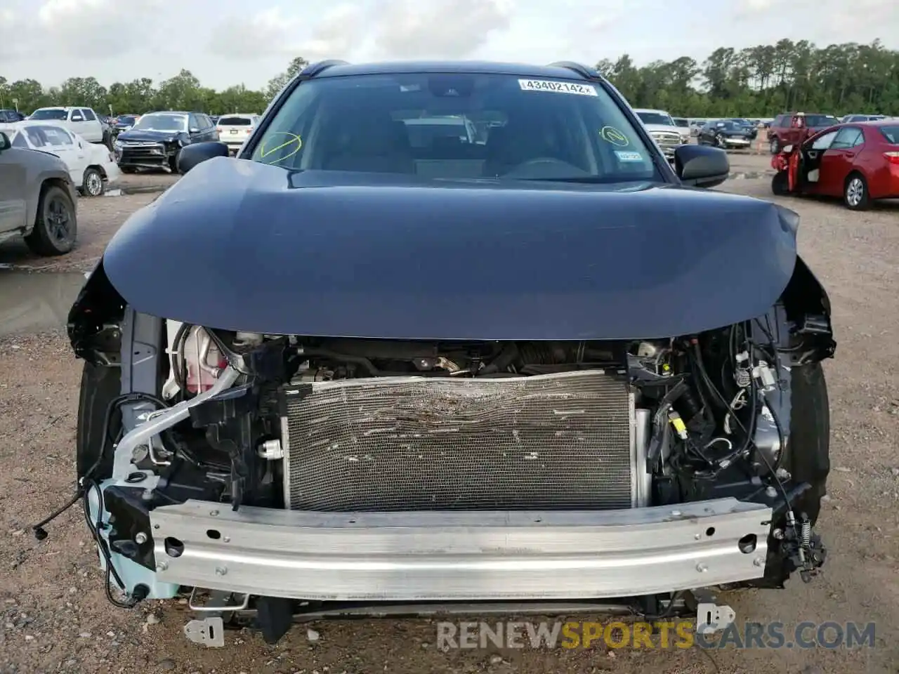 9 Photograph of a damaged car 2T3H1RFV9MW140041 TOYOTA RAV4 2021