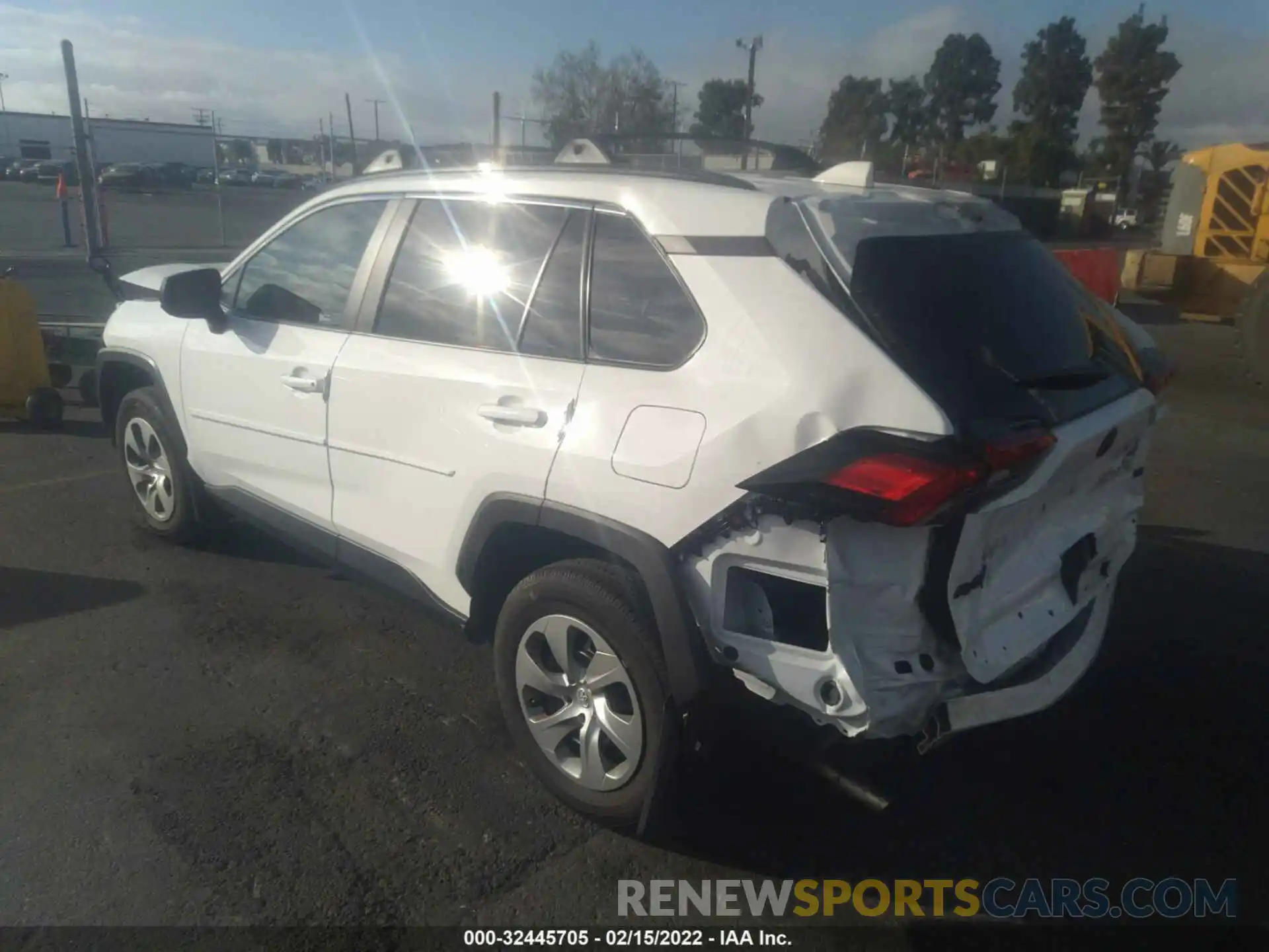 3 Photograph of a damaged car 2T3H1RFV9MW140816 TOYOTA RAV4 2021