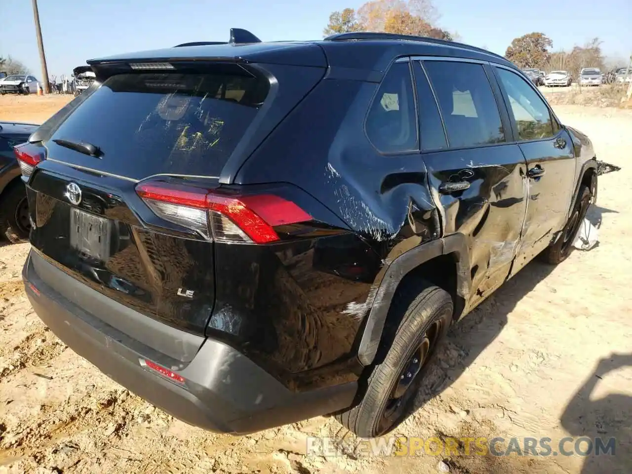 4 Photograph of a damaged car 2T3H1RFV9MW142680 TOYOTA RAV4 2021