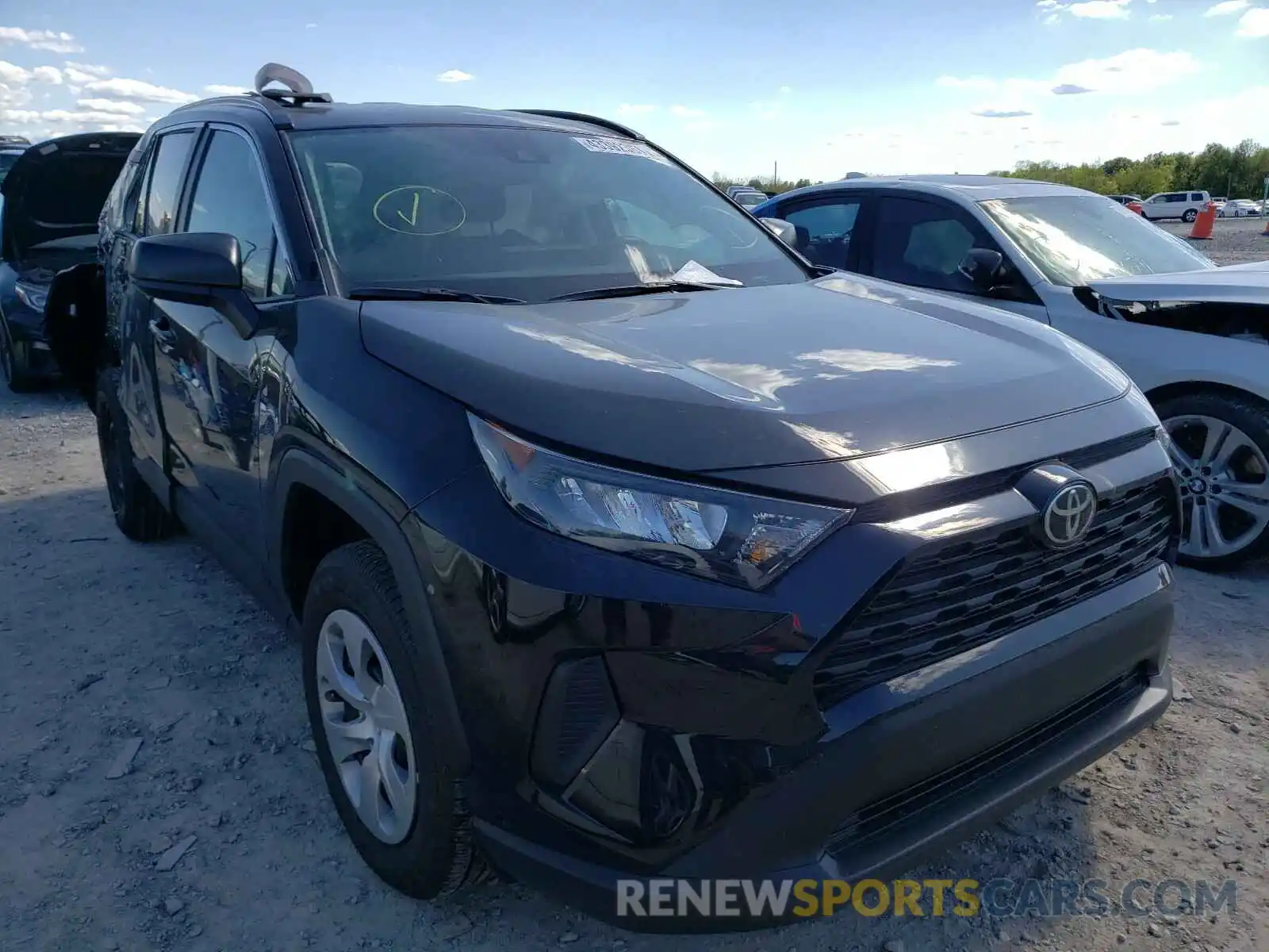 1 Photograph of a damaged car 2T3H1RFV9MW143554 TOYOTA RAV4 2021