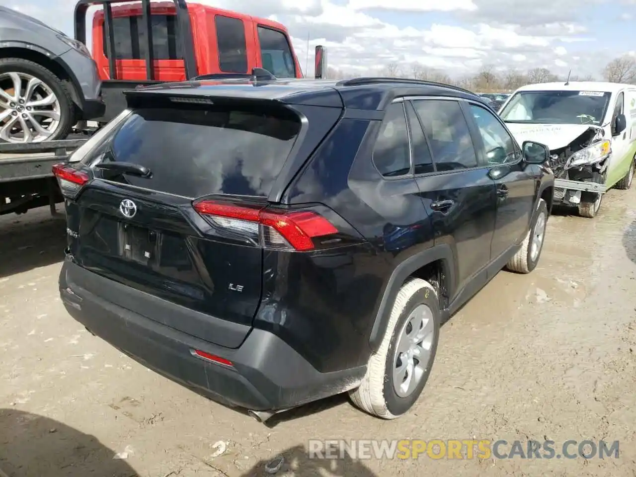 4 Photograph of a damaged car 2T3H1RFVXMC105994 TOYOTA RAV4 2021