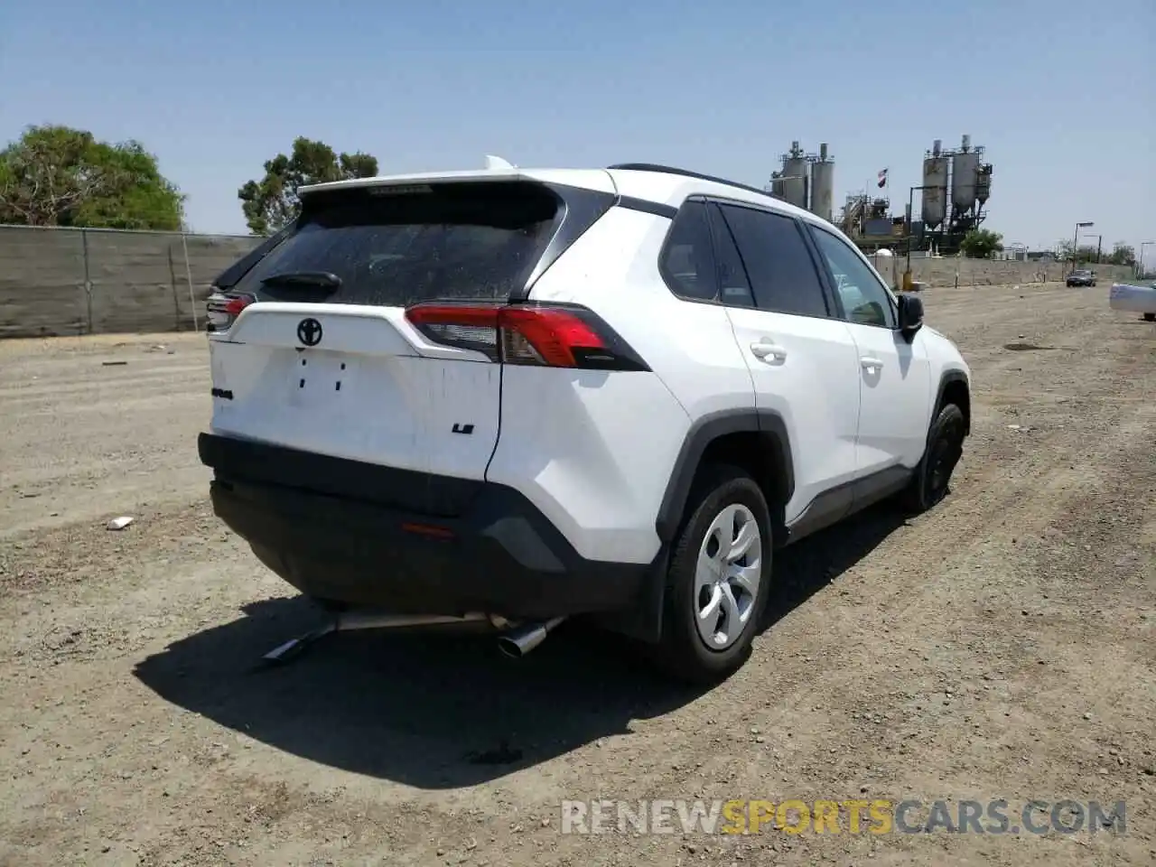 4 Photograph of a damaged car 2T3H1RFVXMC117837 TOYOTA RAV4 2021