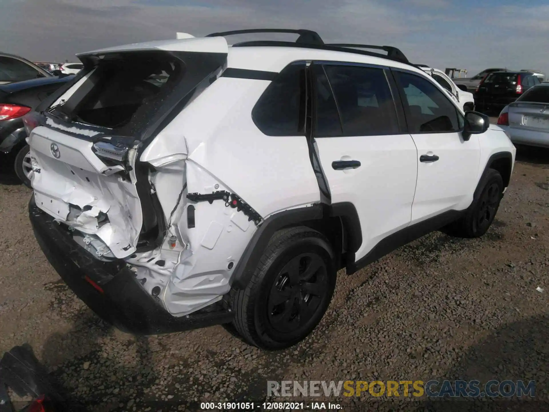 4 Photograph of a damaged car 2T3H1RFVXMC125405 TOYOTA RAV4 2021