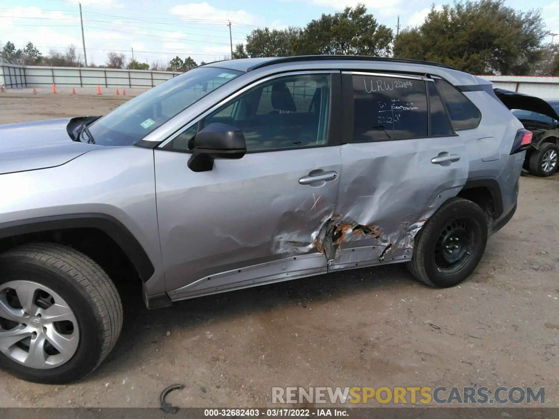 6 Photograph of a damaged car 2T3H1RFVXMC133553 TOYOTA RAV4 2021