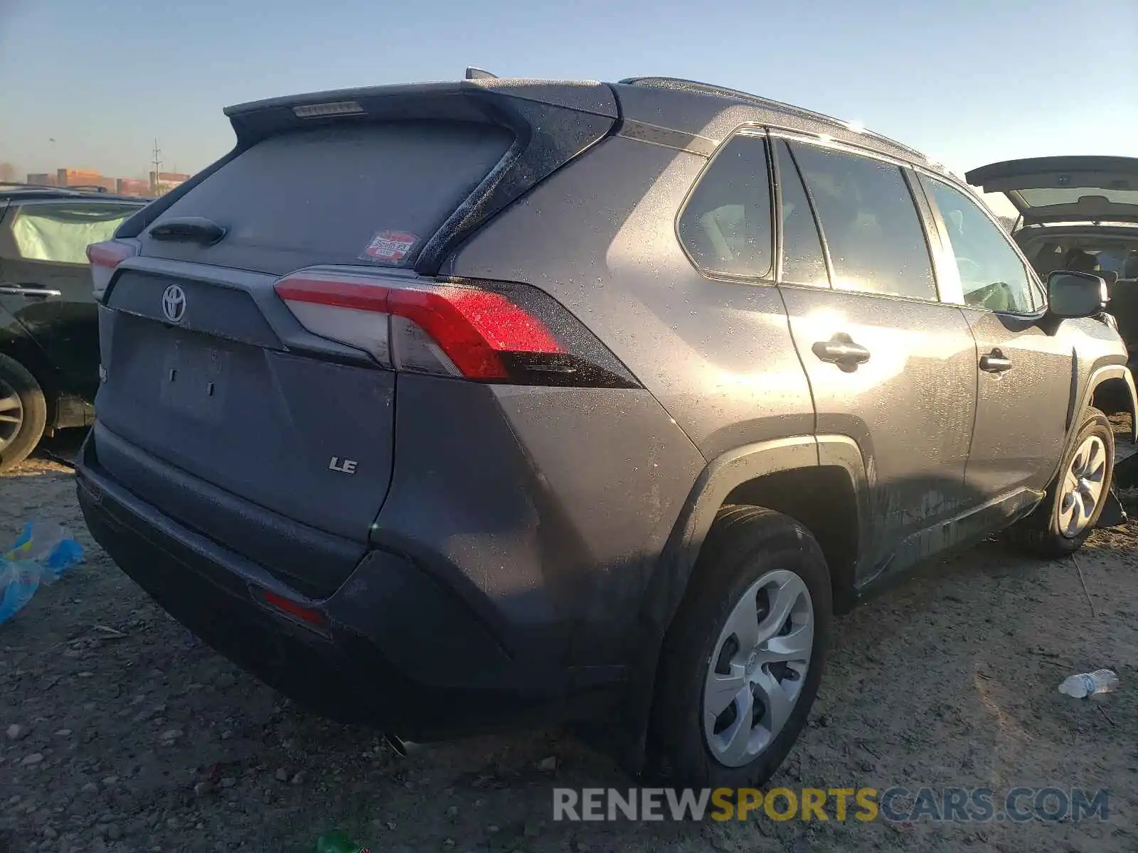 4 Photograph of a damaged car 2T3H1RFVXMC139983 TOYOTA RAV4 2021