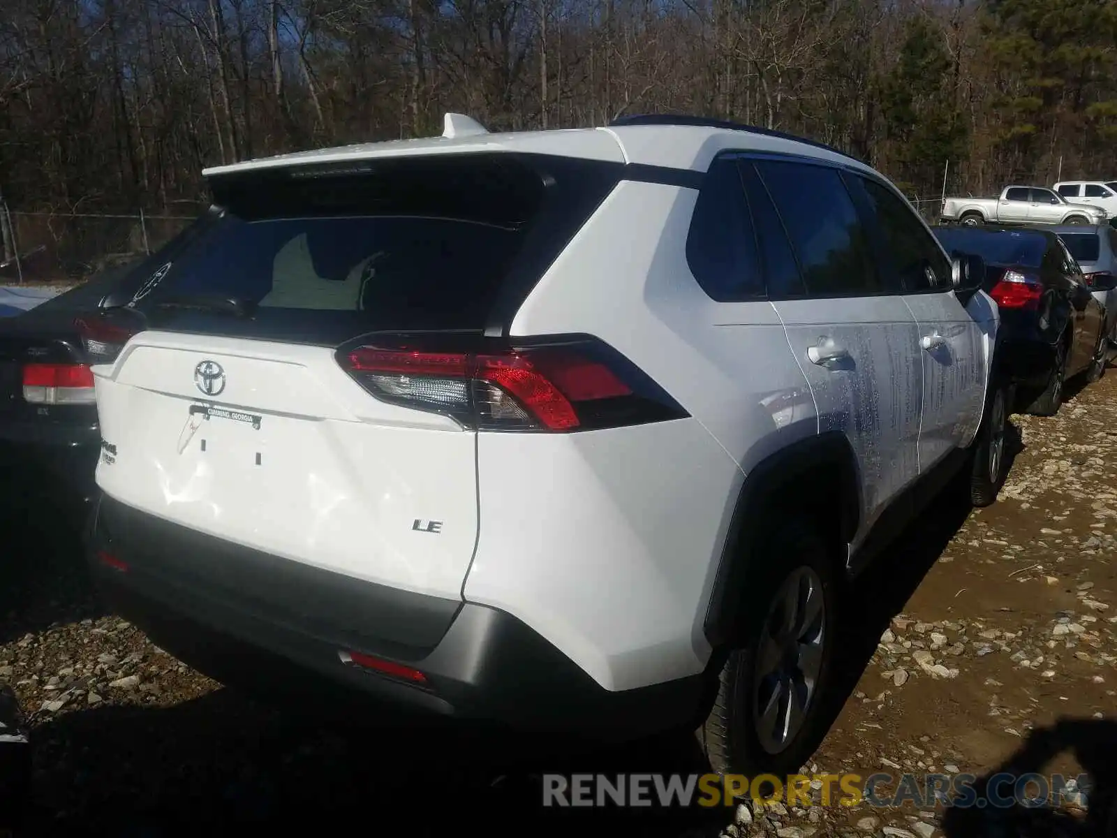 4 Photograph of a damaged car 2T3H1RFVXMW104519 TOYOTA RAV4 2021