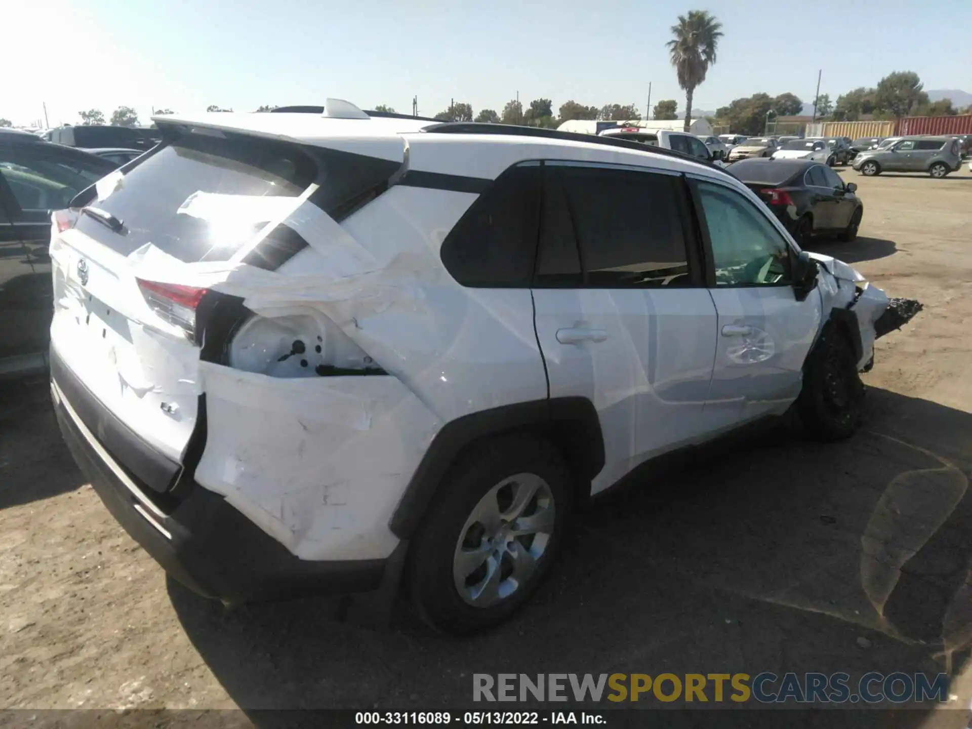 4 Photograph of a damaged car 2T3H1RFVXMW112183 TOYOTA RAV4 2021