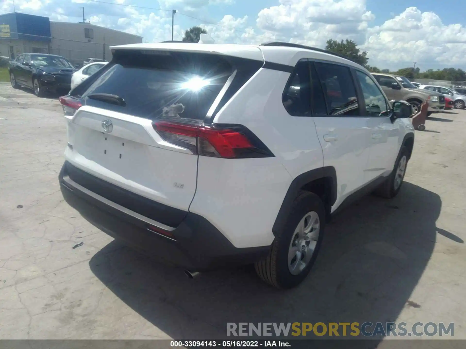 4 Photograph of a damaged car 2T3H1RFVXMW134488 TOYOTA RAV4 2021