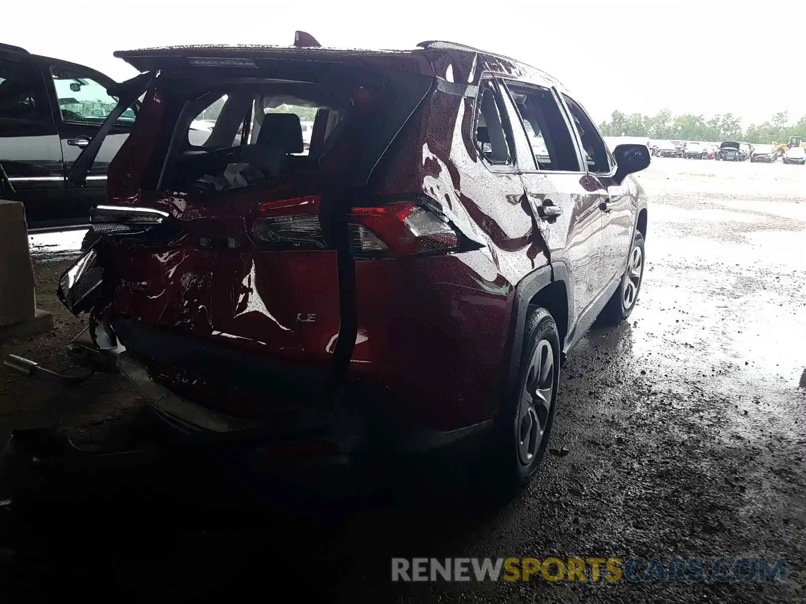 4 Photograph of a damaged car 2T3H1RFVXMW139142 TOYOTA RAV4 2021