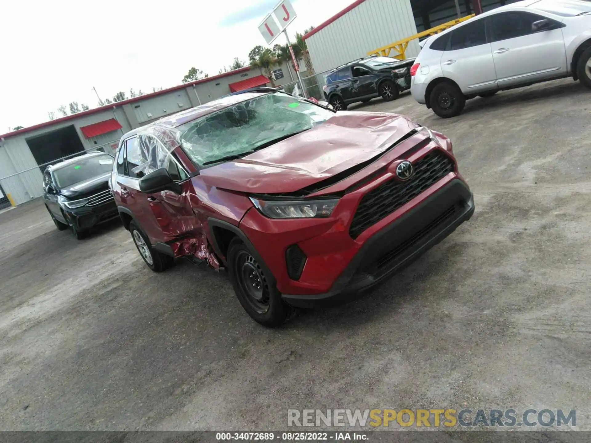 1 Photograph of a damaged car 2T3H1RFVXMW141800 TOYOTA RAV4 2021