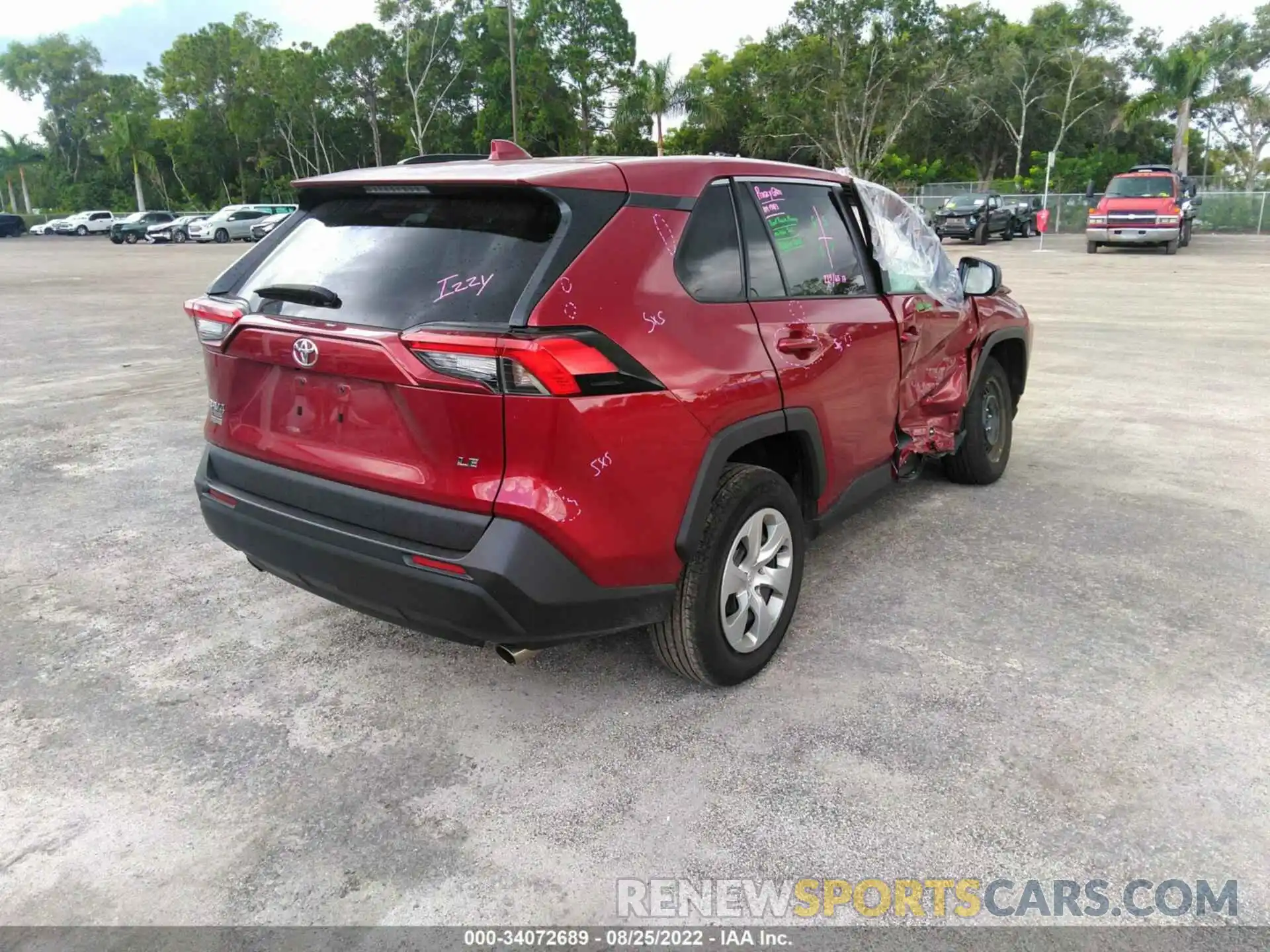 4 Photograph of a damaged car 2T3H1RFVXMW141800 TOYOTA RAV4 2021