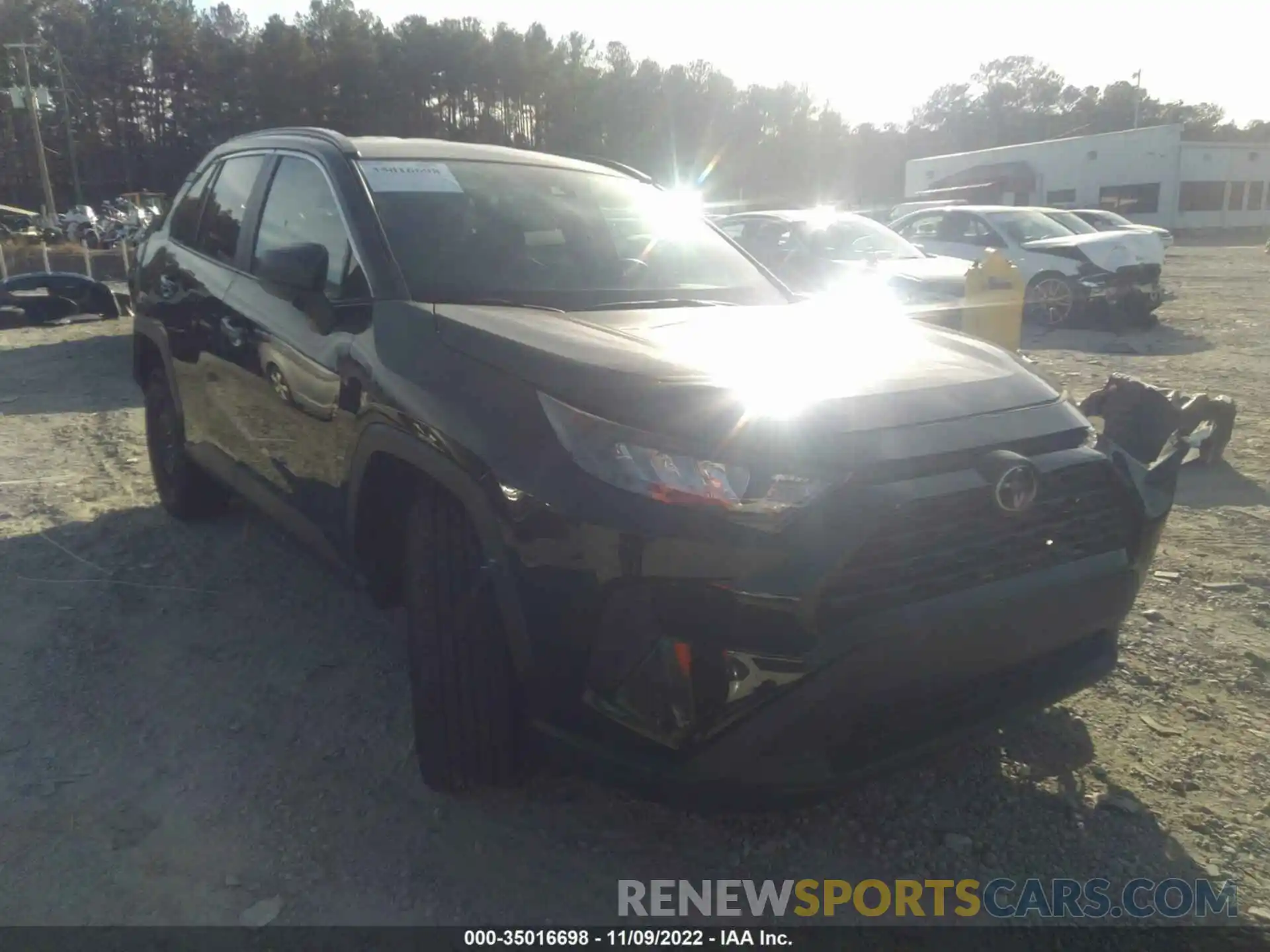 1 Photograph of a damaged car 2T3H1RFVXMW142011 TOYOTA RAV4 2021