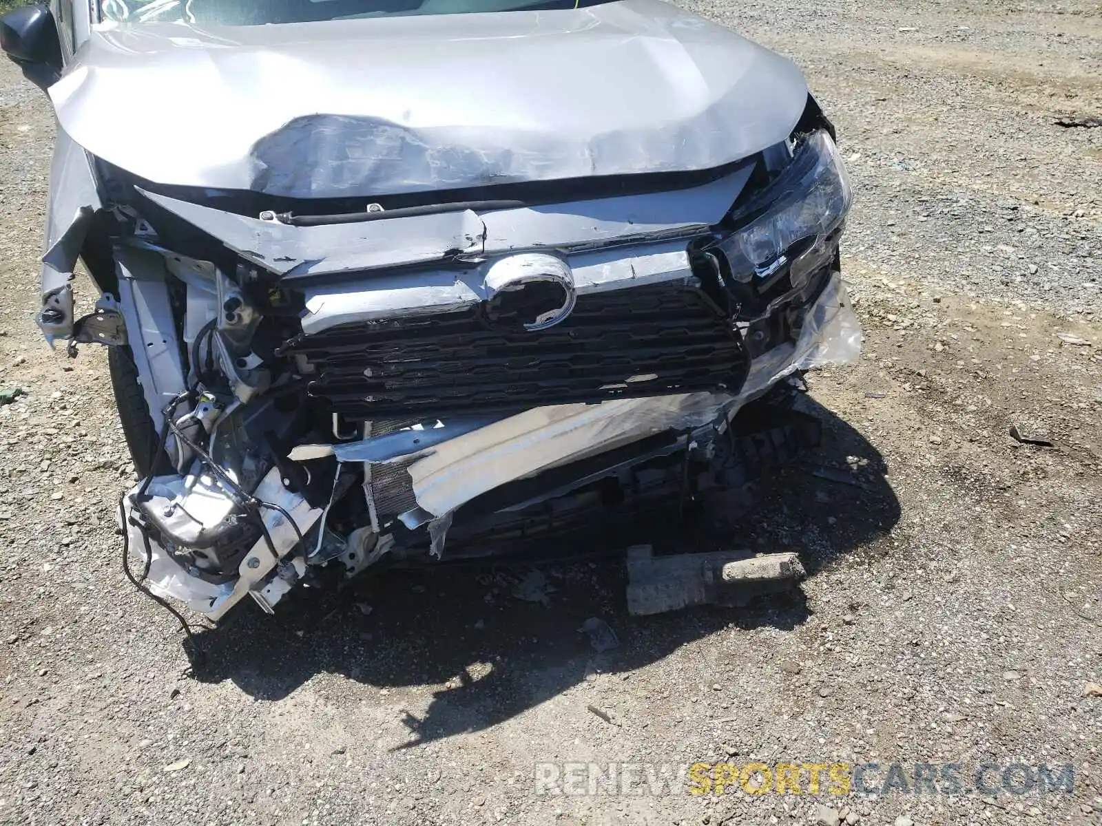 9 Photograph of a damaged car 2T3H1RFVXMW147869 TOYOTA RAV4 2021