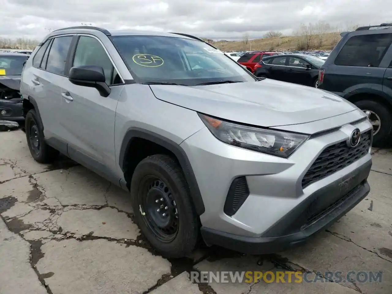 1 Photograph of a damaged car 2T3H1RFVXMW160220 TOYOTA RAV4 2021