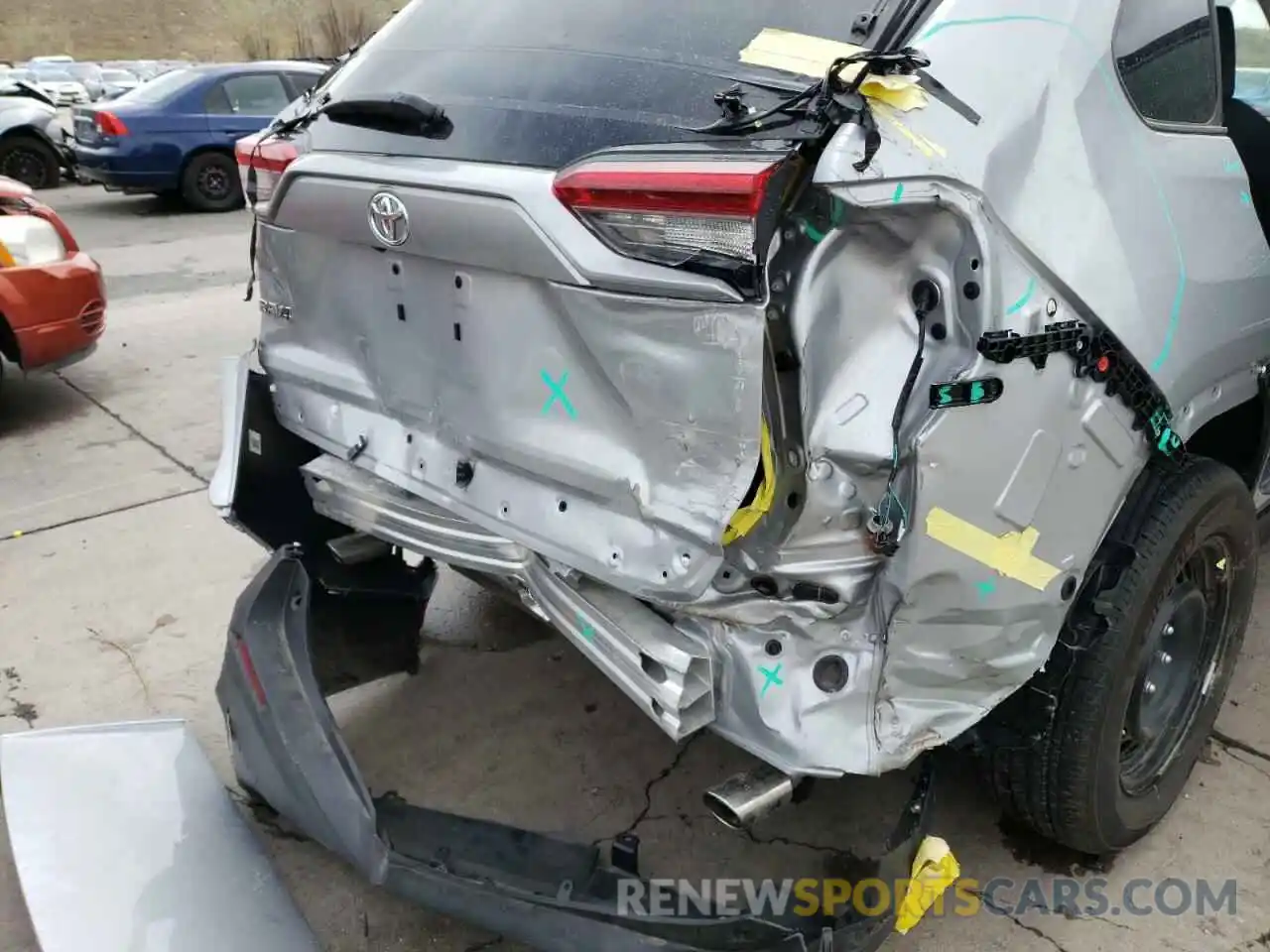 9 Photograph of a damaged car 2T3H1RFVXMW160220 TOYOTA RAV4 2021