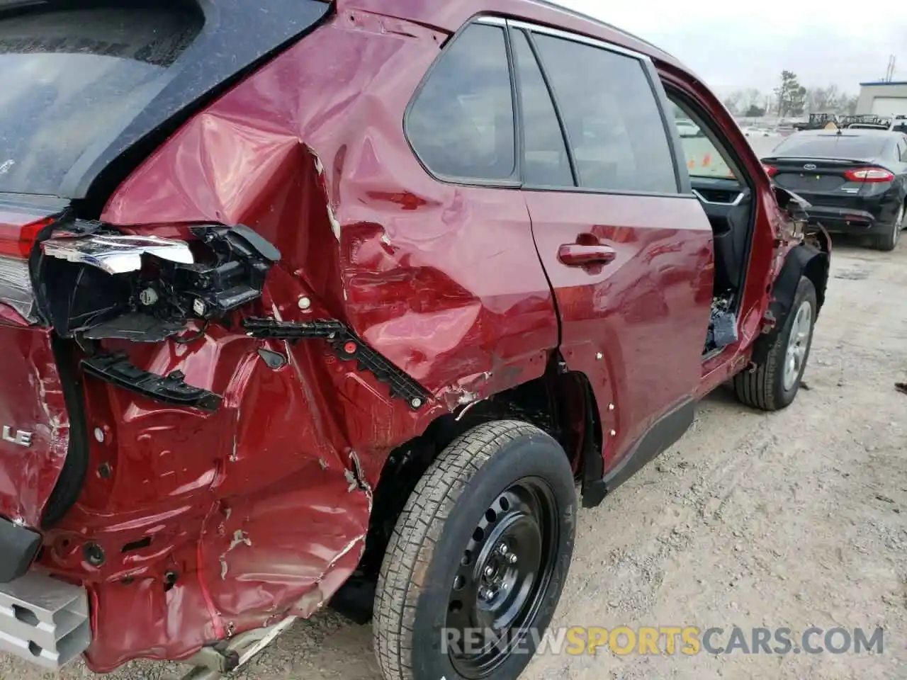 9 Photograph of a damaged car 2T3H1RFVXMW162100 TOYOTA RAV4 2021