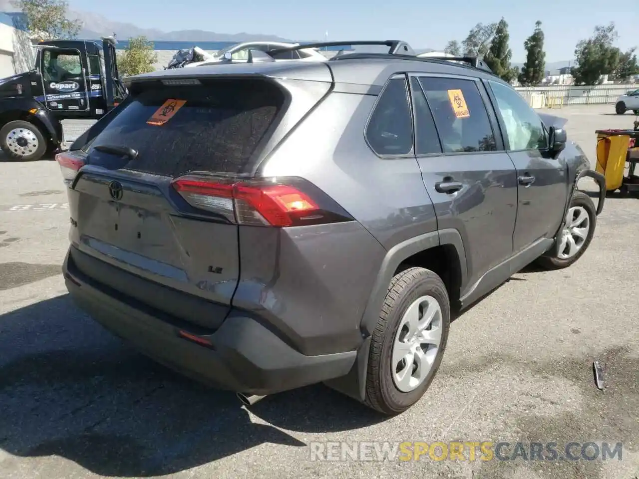 4 Photograph of a damaged car 2T3H1RFVXMW163411 TOYOTA RAV4 2021