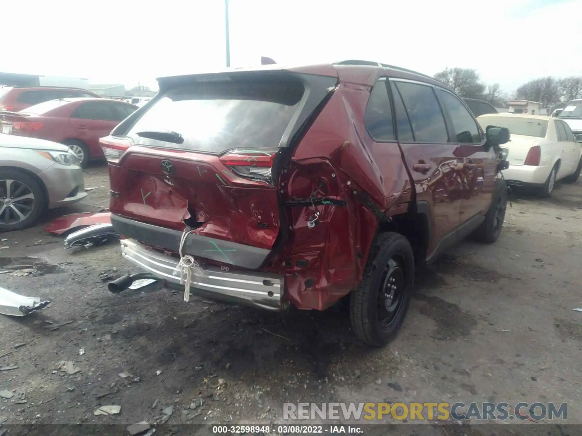 4 Photograph of a damaged car 2T3H1RFVXMW182217 TOYOTA RAV4 2021