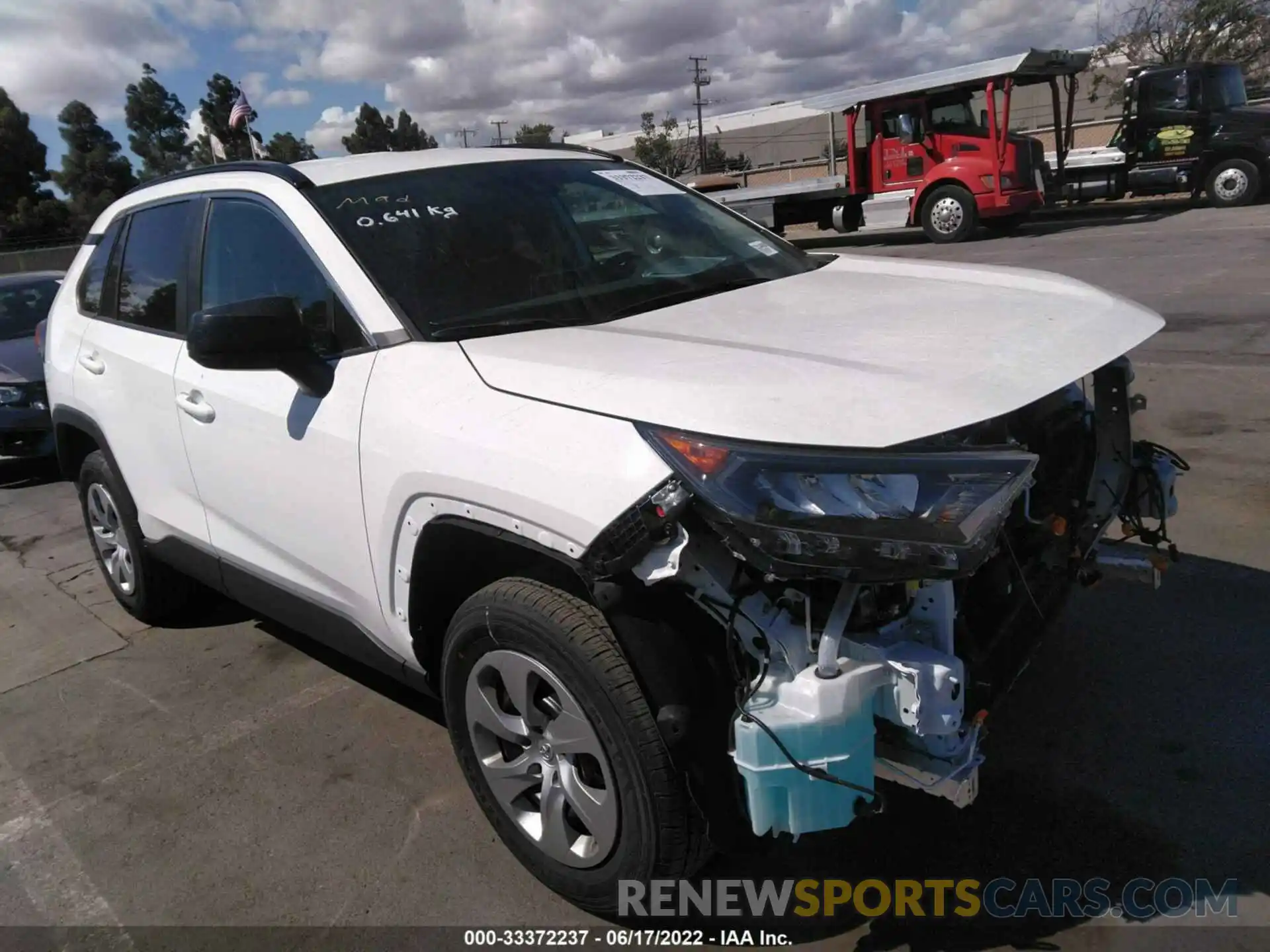 1 Photograph of a damaged car 2T3H1RFVXMW184792 TOYOTA RAV4 2021