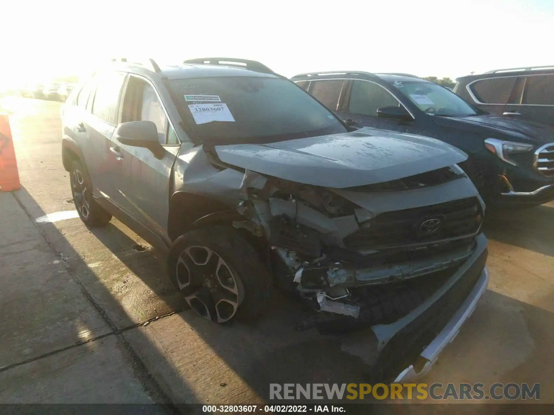 1 Photograph of a damaged car 2T3J1RFV1MW157739 TOYOTA RAV4 2021