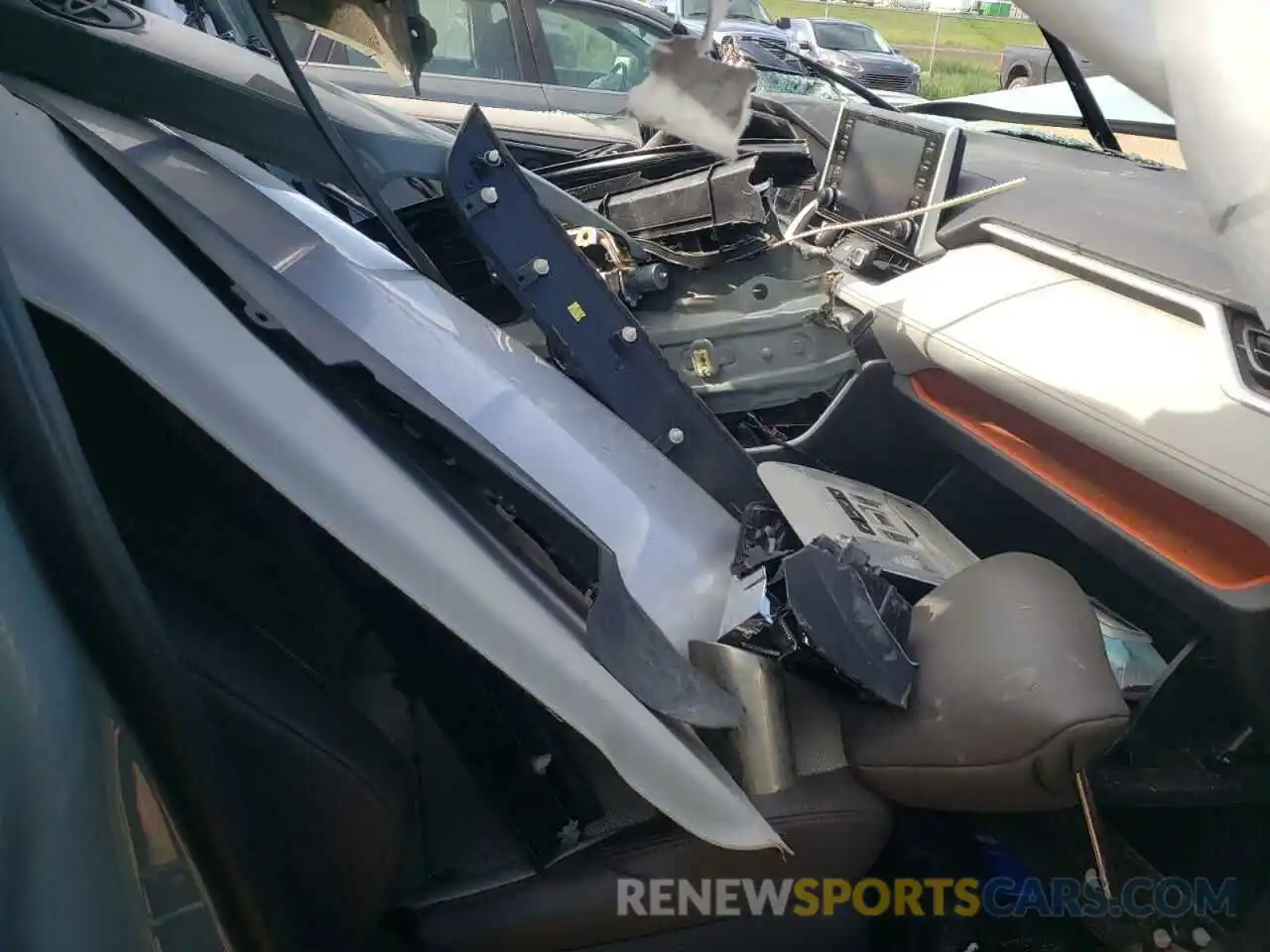 5 Photograph of a damaged car 2T3J1RFV3MW173084 TOYOTA RAV4 2021