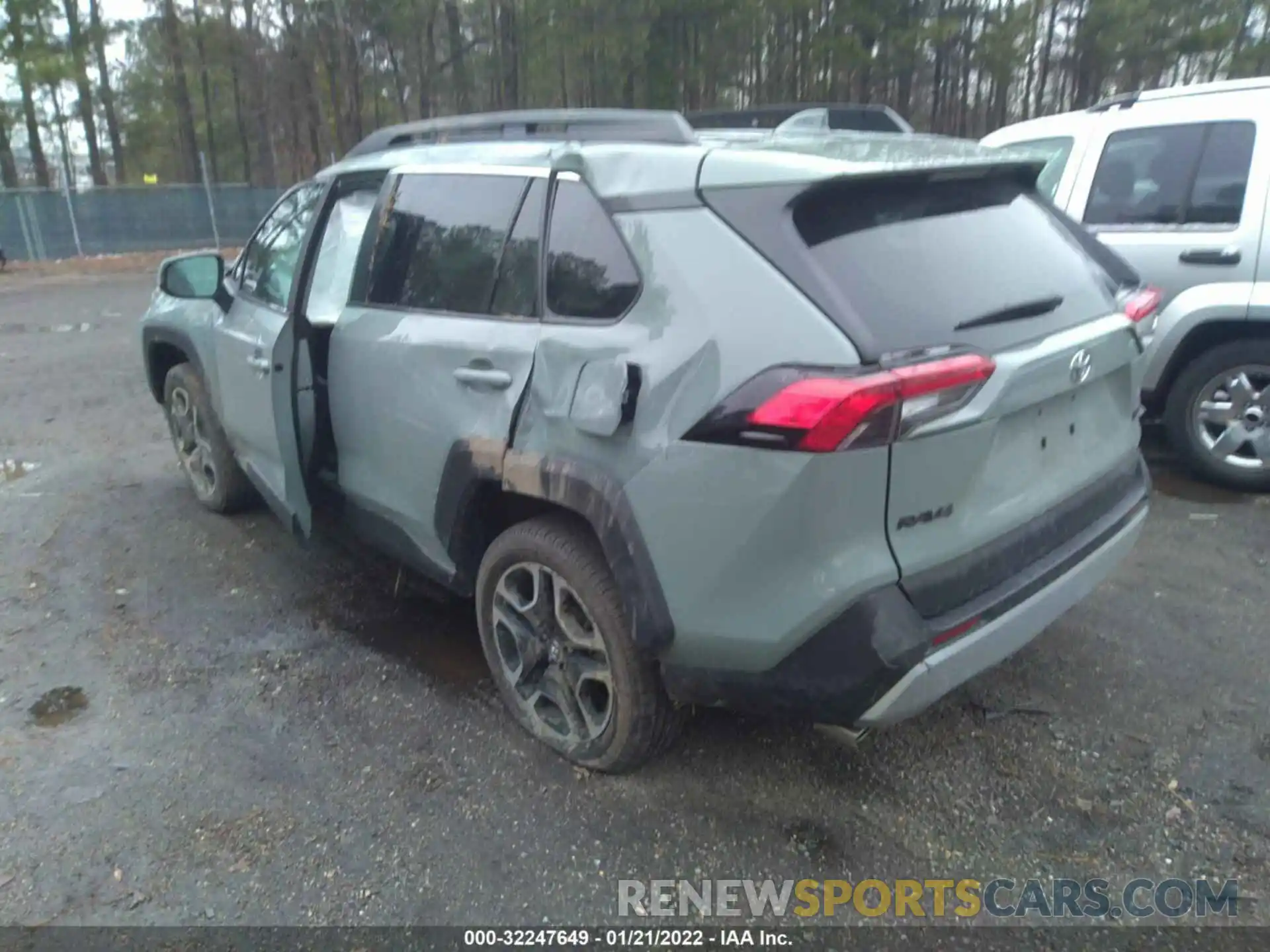 3 Photograph of a damaged car 2T3J1RFV4MW141650 TOYOTA RAV4 2021