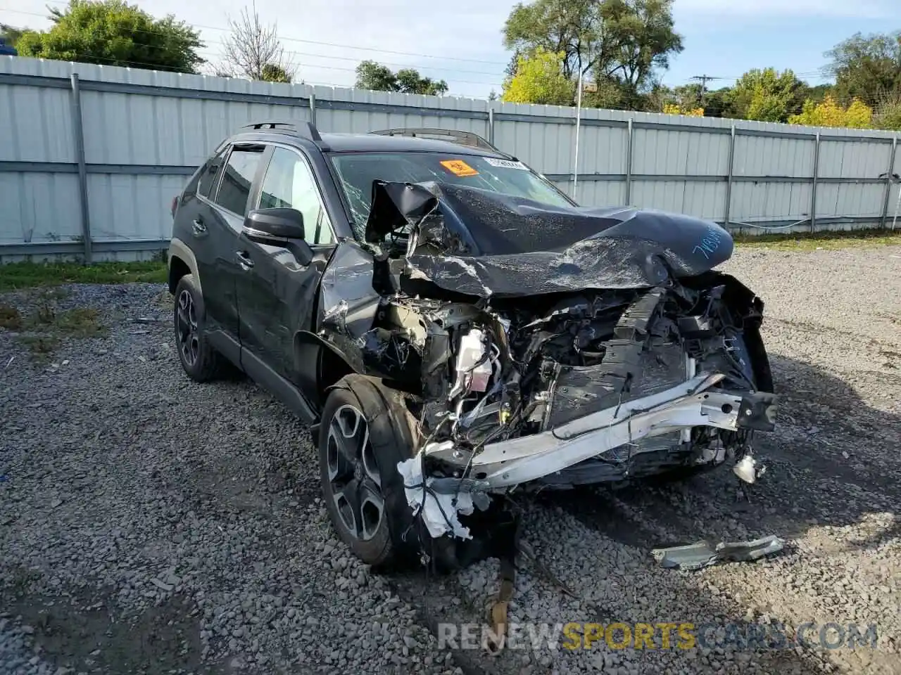 1 Photograph of a damaged car 2T3J1RFV4MW185180 TOYOTA RAV4 2021