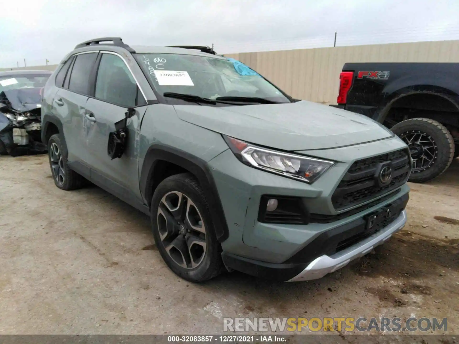 1 Photograph of a damaged car 2T3J1RFV5MW157856 TOYOTA RAV4 2021