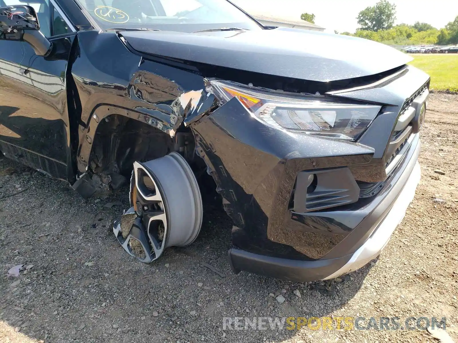 9 Photograph of a damaged car 2T3J1RFV9LC091490 TOYOTA RAV4 2021