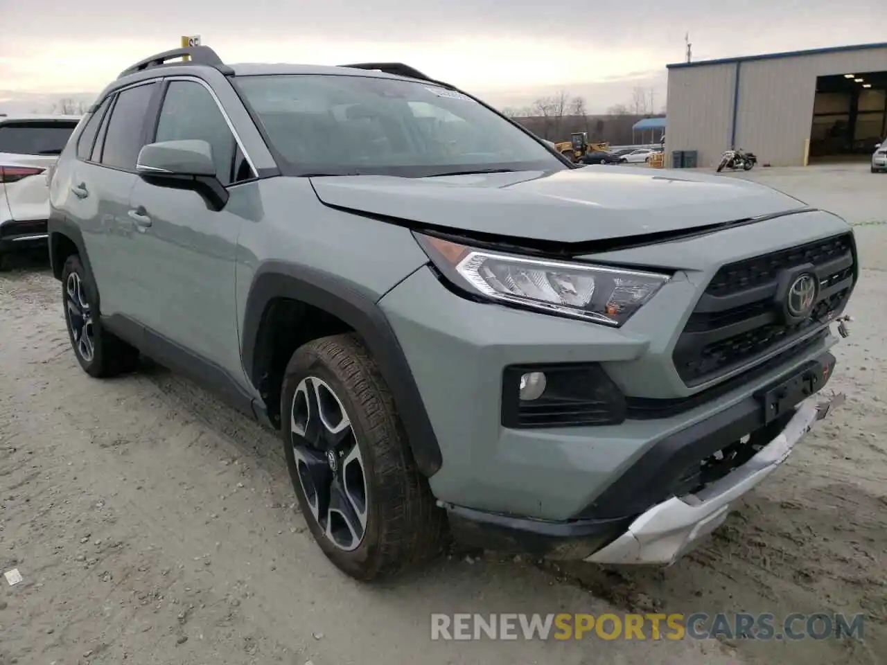 1 Photograph of a damaged car 2T3J1RFV9MW142776 TOYOTA RAV4 2021