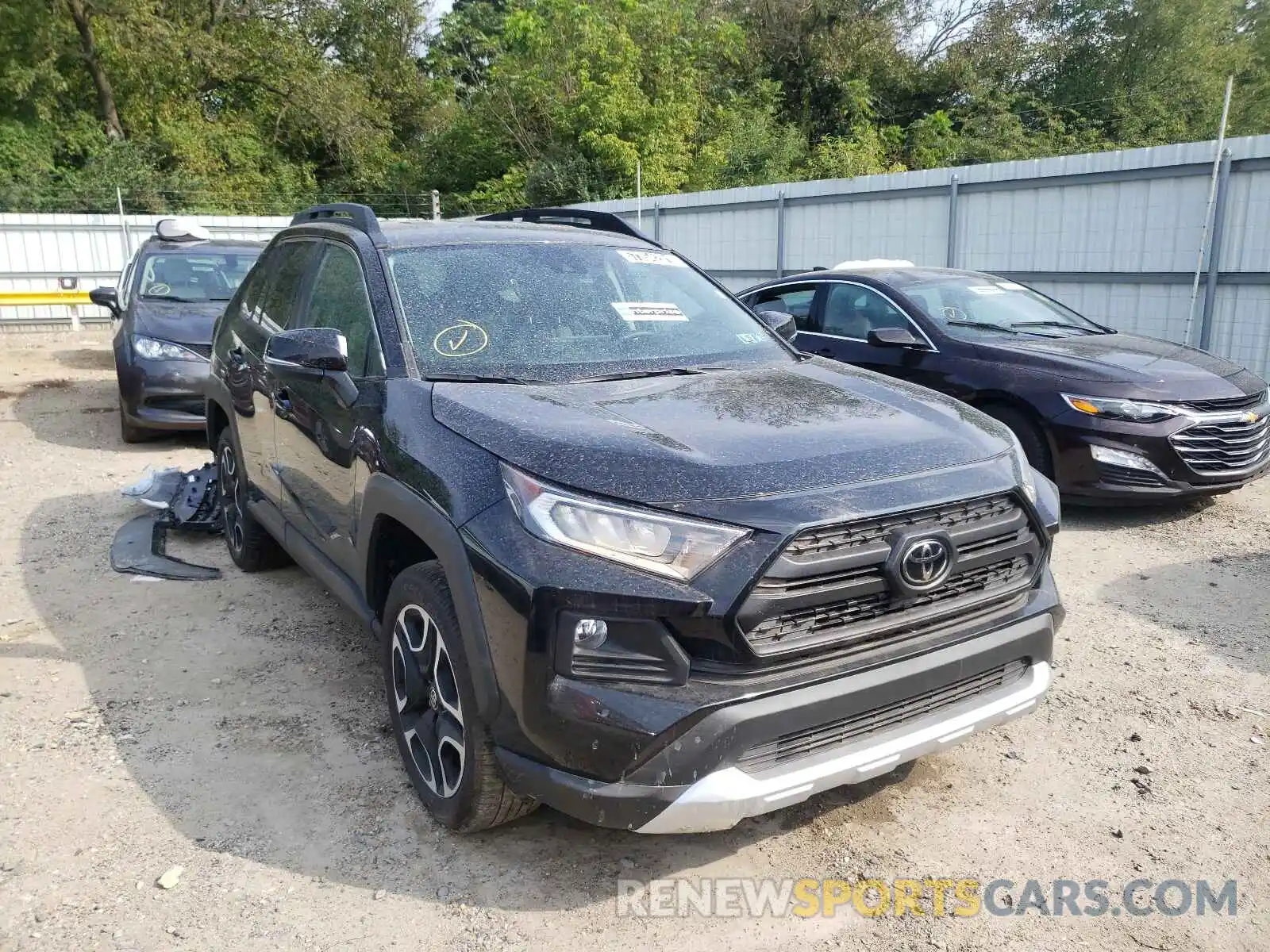 1 Photograph of a damaged car 2T3J1RFV9MW205889 TOYOTA RAV4 2021