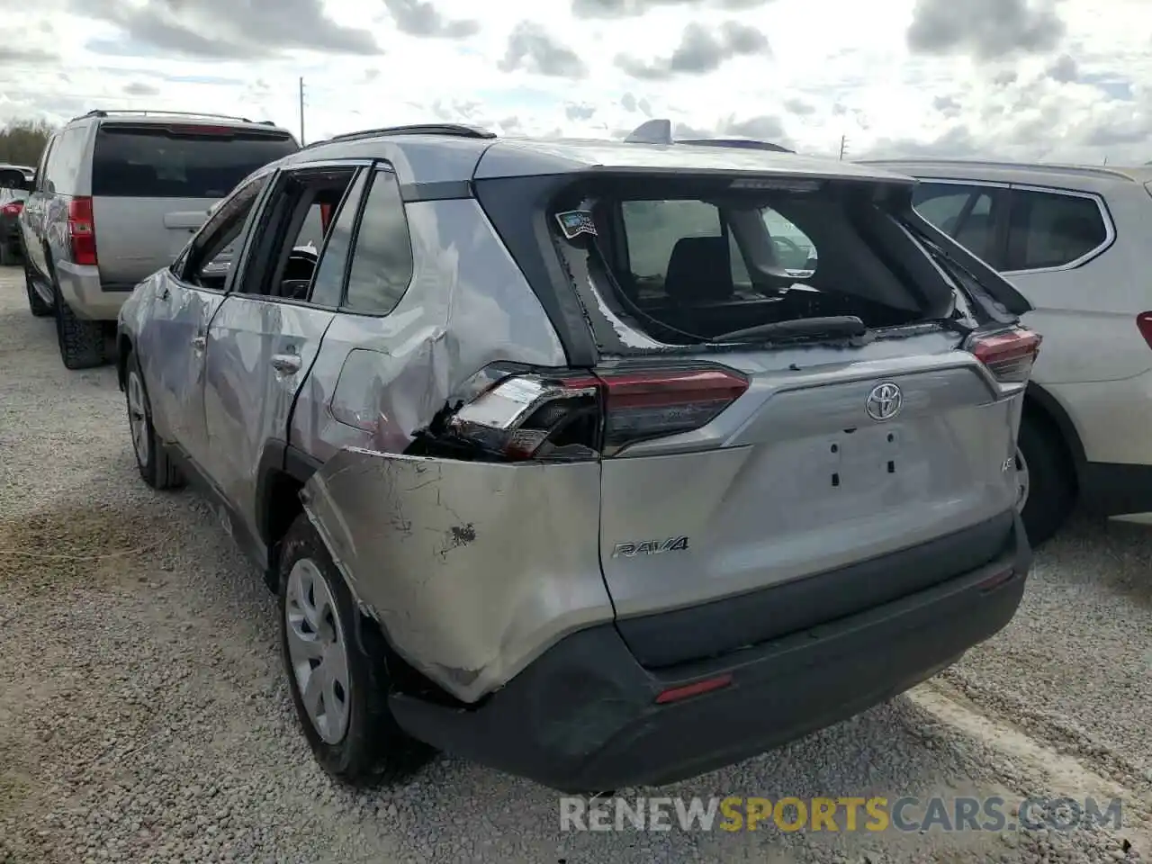 3 Photograph of a damaged car 2T3K1RFV1MC091537 TOYOTA RAV4 2021