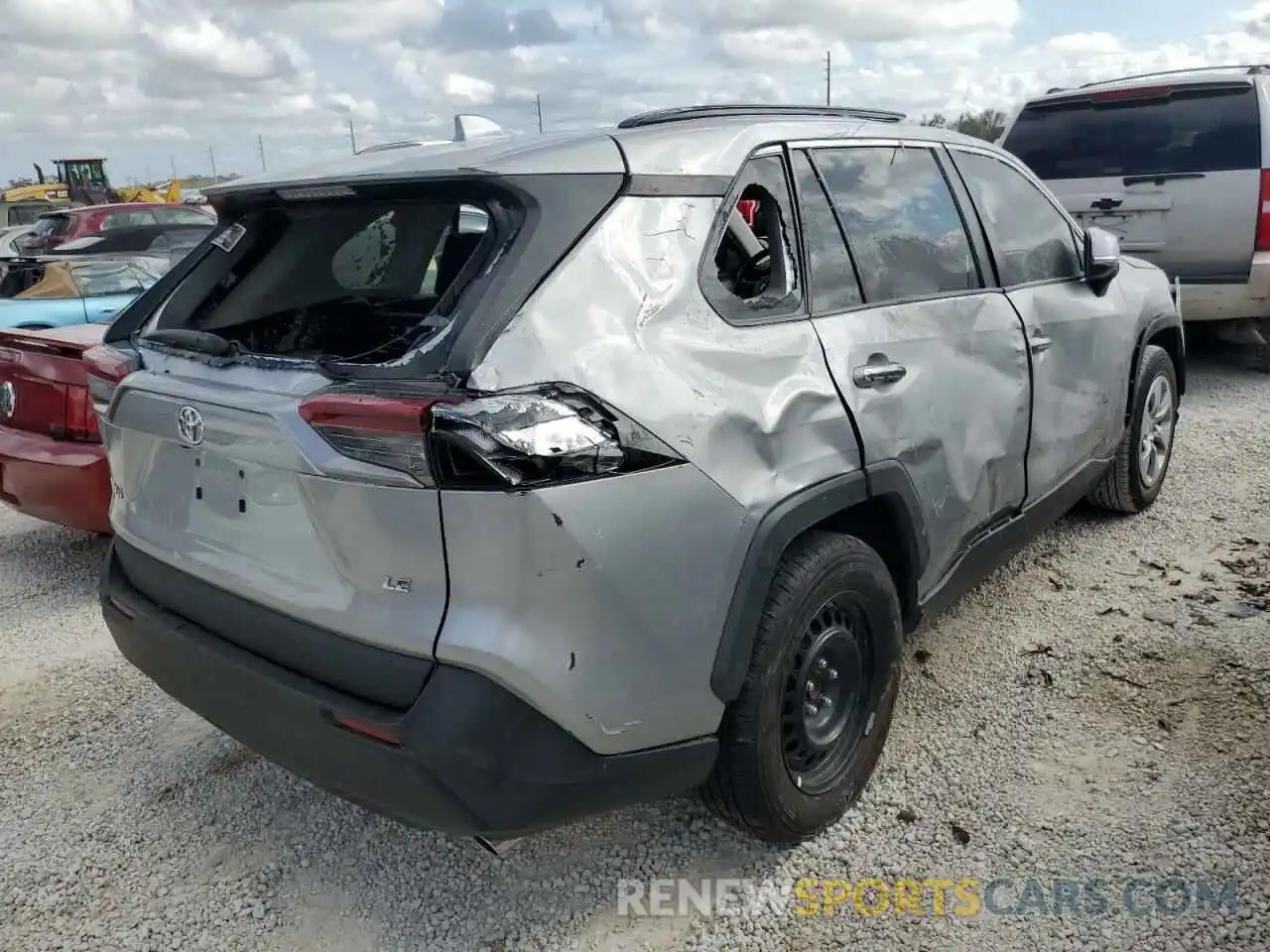 4 Photograph of a damaged car 2T3K1RFV1MC091537 TOYOTA RAV4 2021